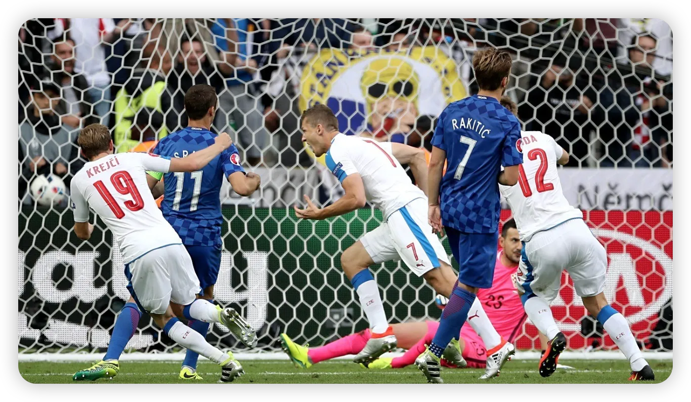 The Comeback and Fan Chaos