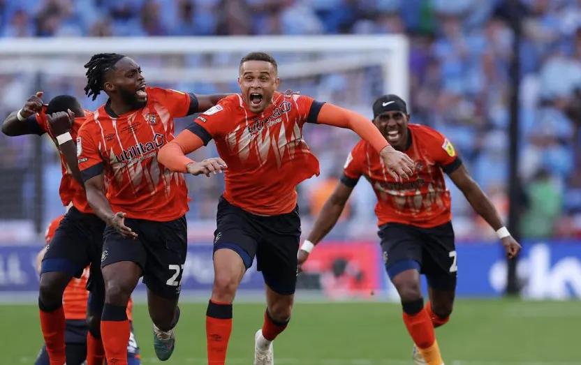 The Turning Point: Robins' Half-Time Masterstroke